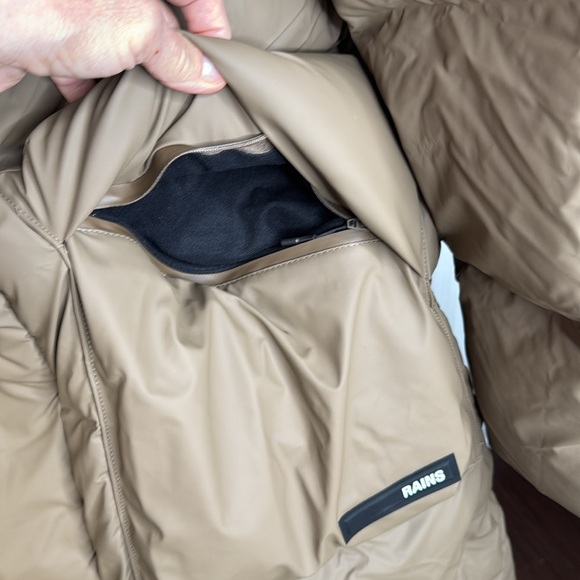 Rains Block Puffer Coat Color Wood Size Large - Picture 11 of 16